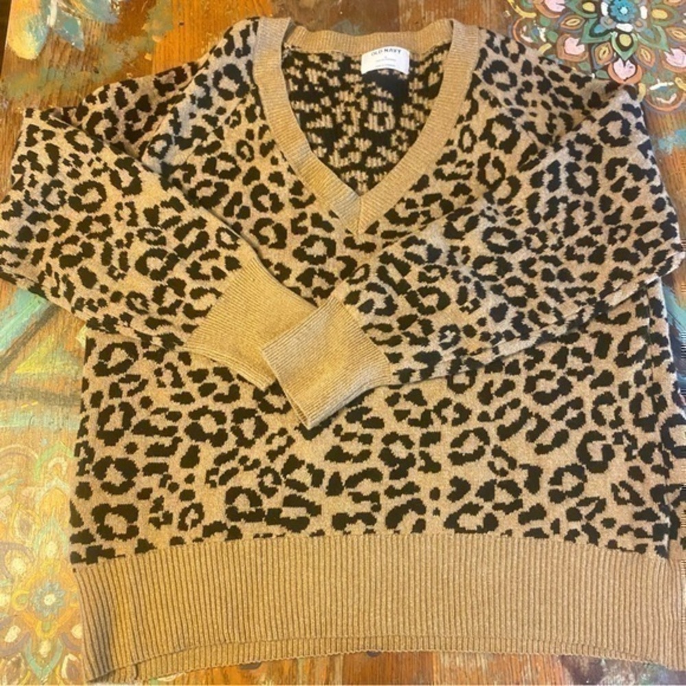 NWOT SoSoft Loose V-Neck Sweater By Old Navy Size Medium